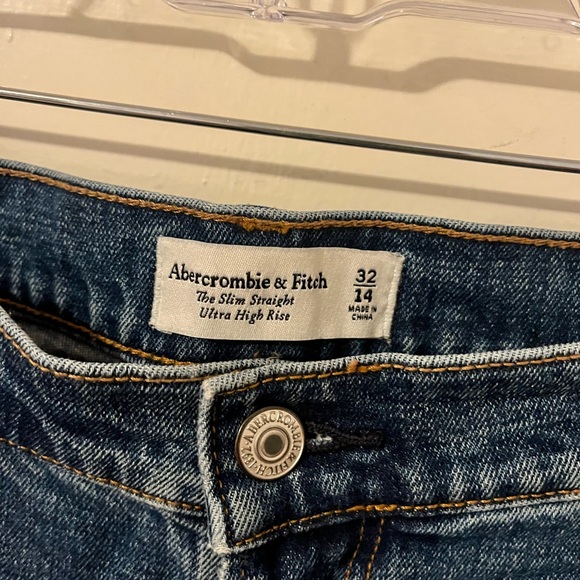 Abercrombie & Fitch Denim - High rise 90s straight dark jeans